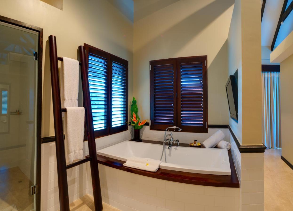 Warwick Le Lagon Resort & Spa, Vanuatu Порт-Вила Экстерьер фото